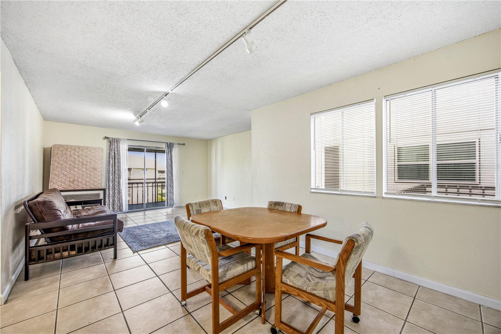 Image 7 of 21 For 6519 Newberry Road 109