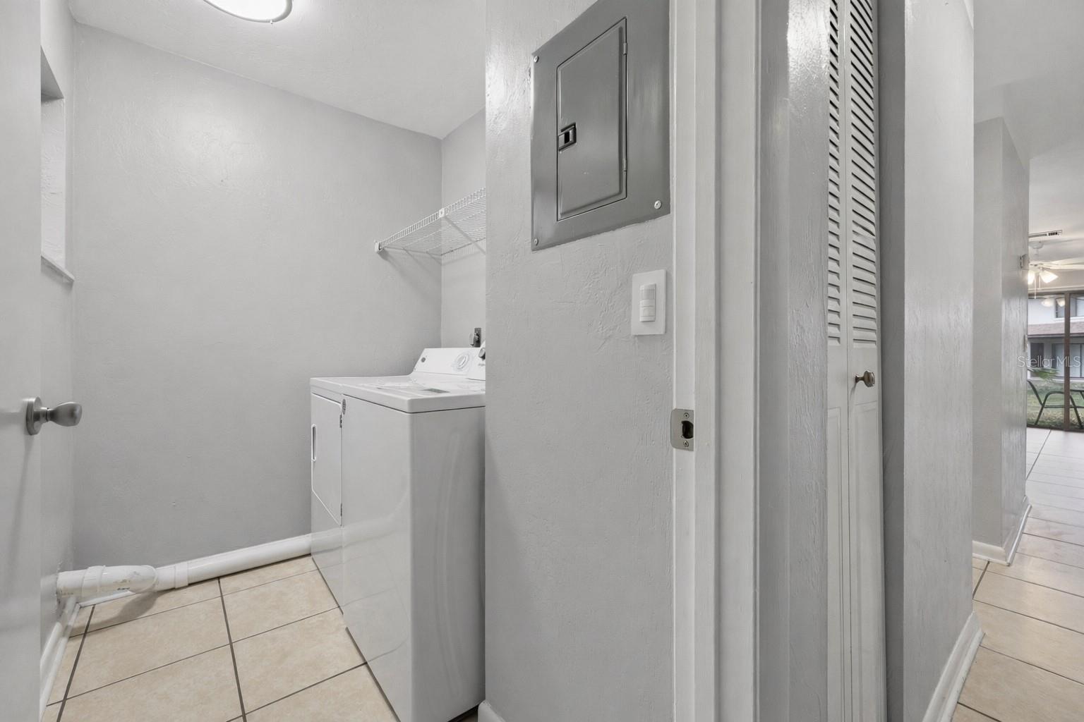 Image 5 of 23 For 2635 35th Place 1303