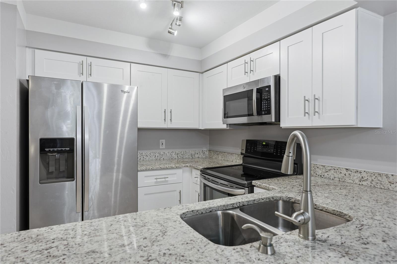 Image 7 of 23 For 2635 35th Place 1303