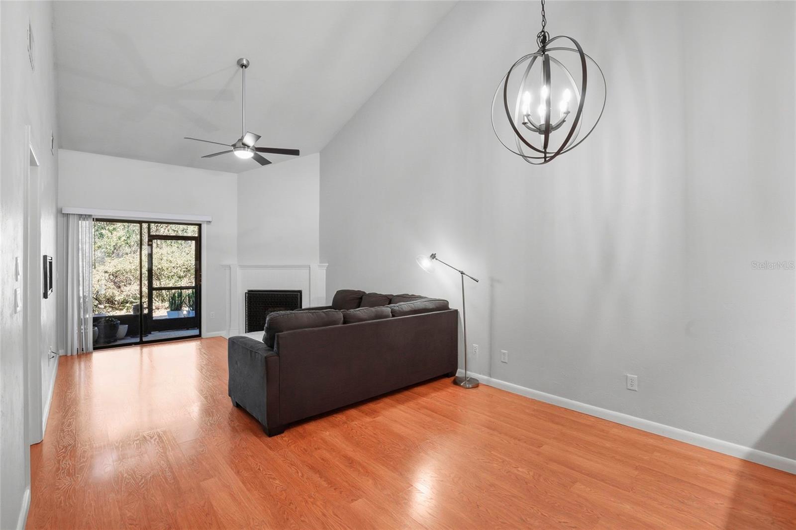 Image 11 of 29 For 3946 27th Lane