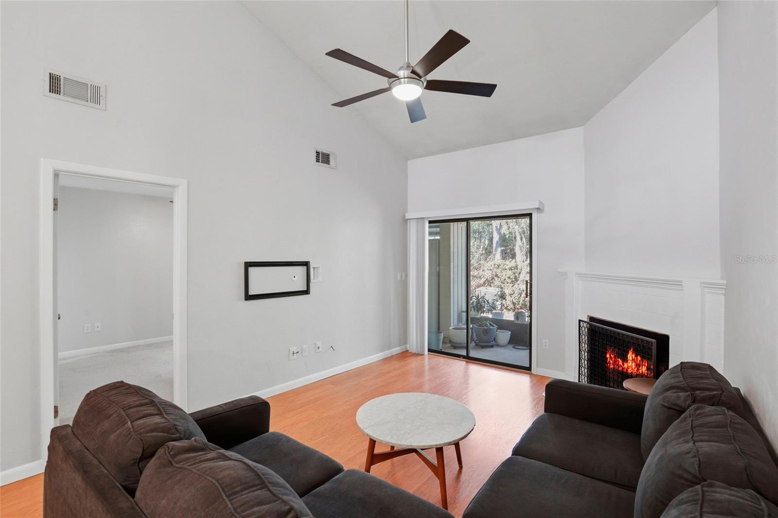 Image 14 of 29 For 3946 27th Lane