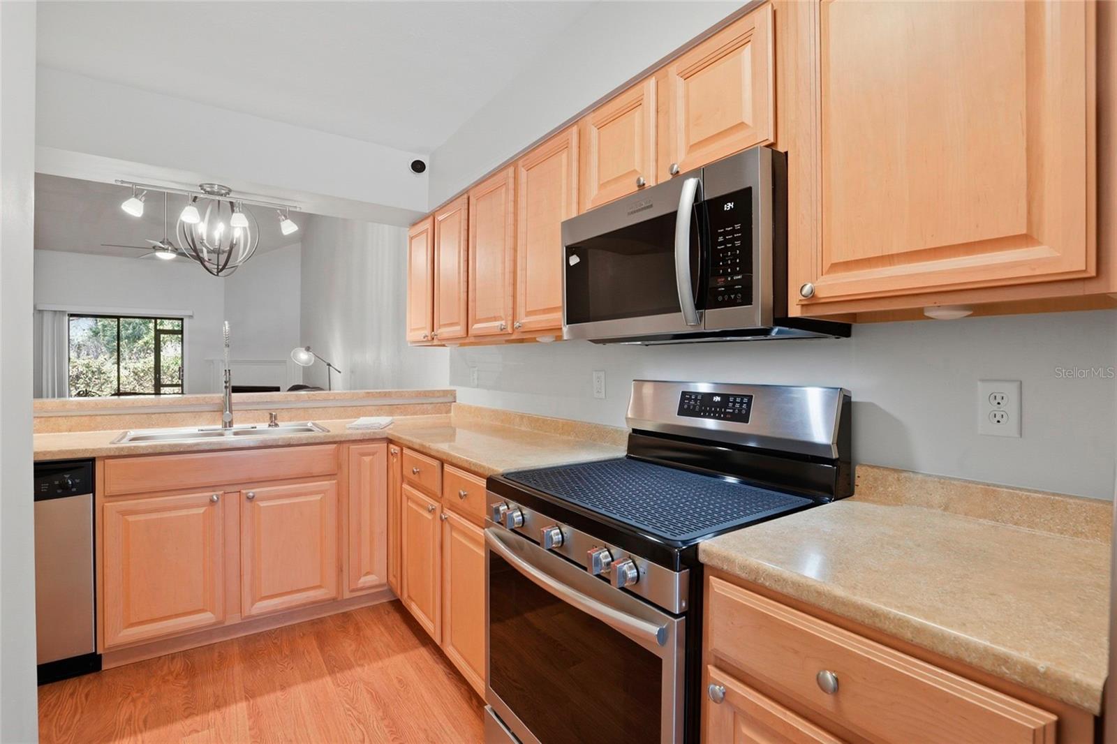 Image 4 of 29 For 3946 27th Lane