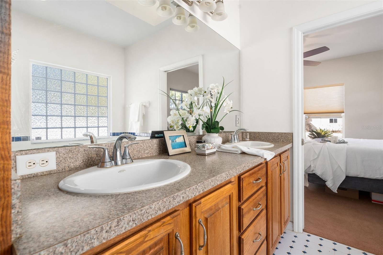 Image 21 of 56 For 14904 143rd Terrace