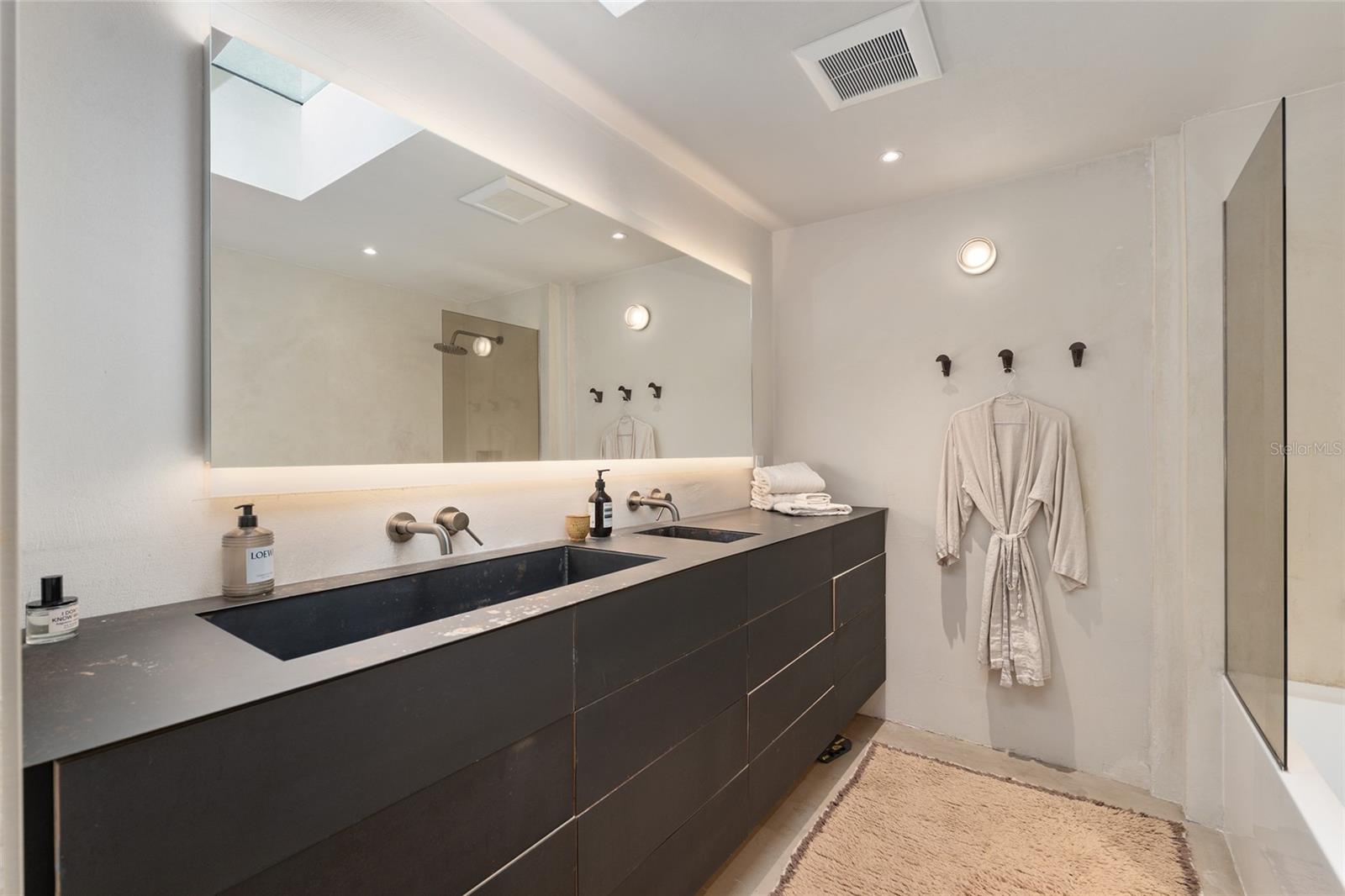 Image 52 of 99 For 2062 11th Road