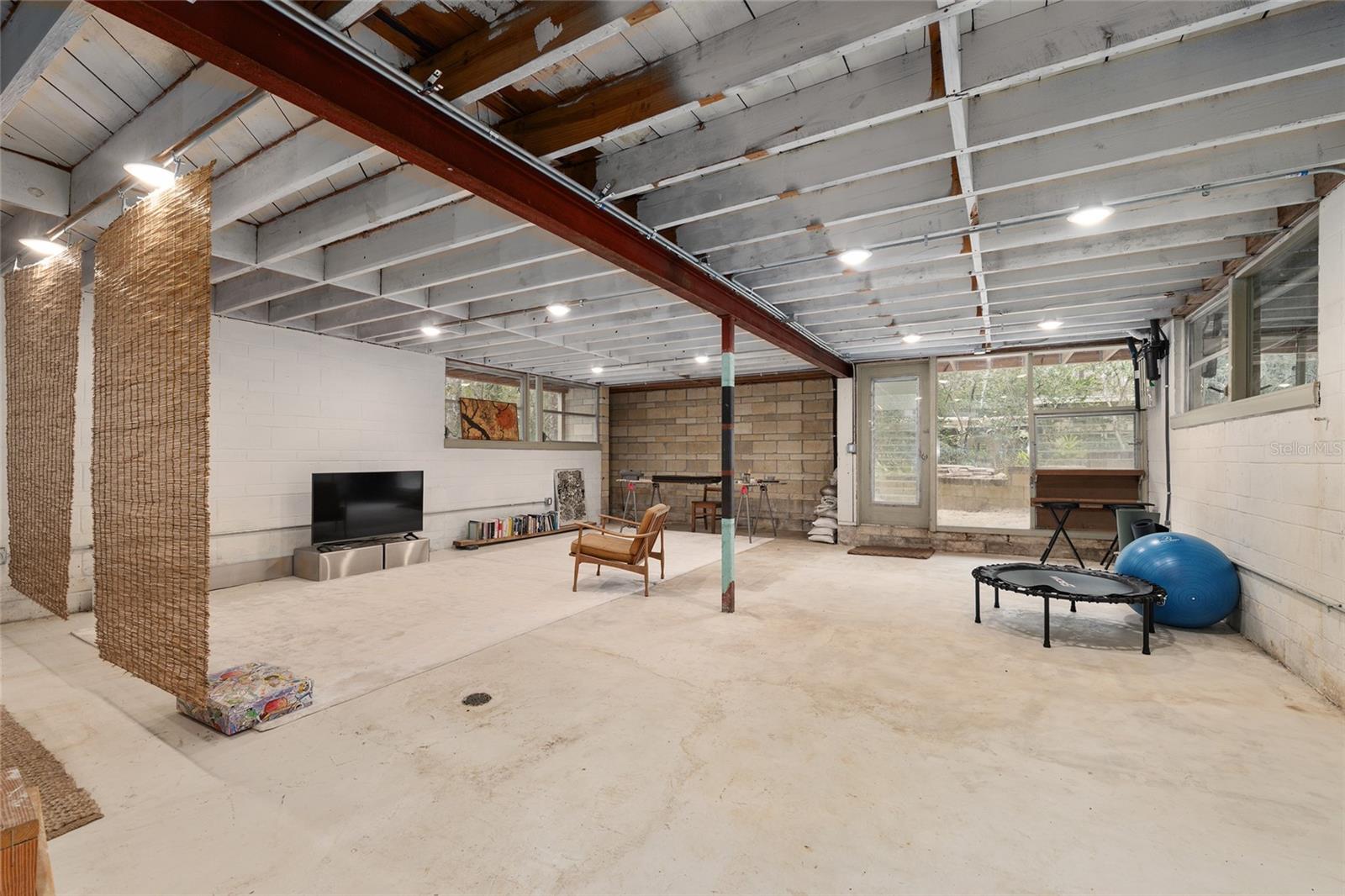 Image 79 of 99 For 2062 11th Road