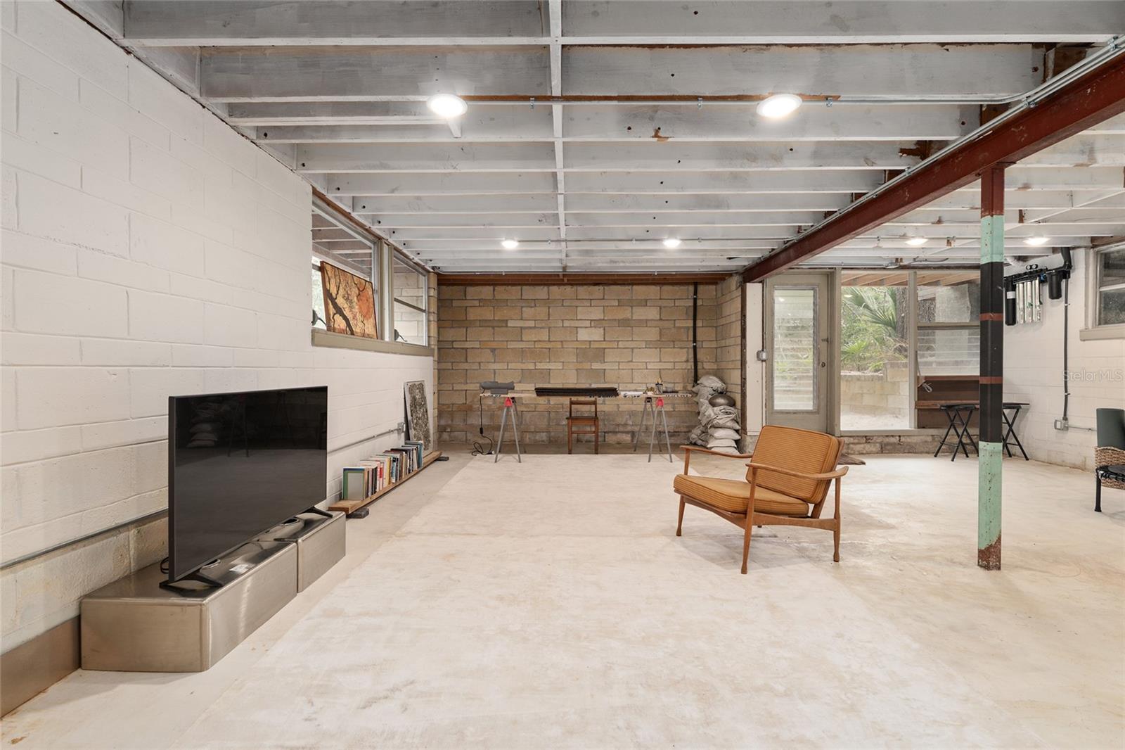 Image 80 of 99 For 2062 11th Road