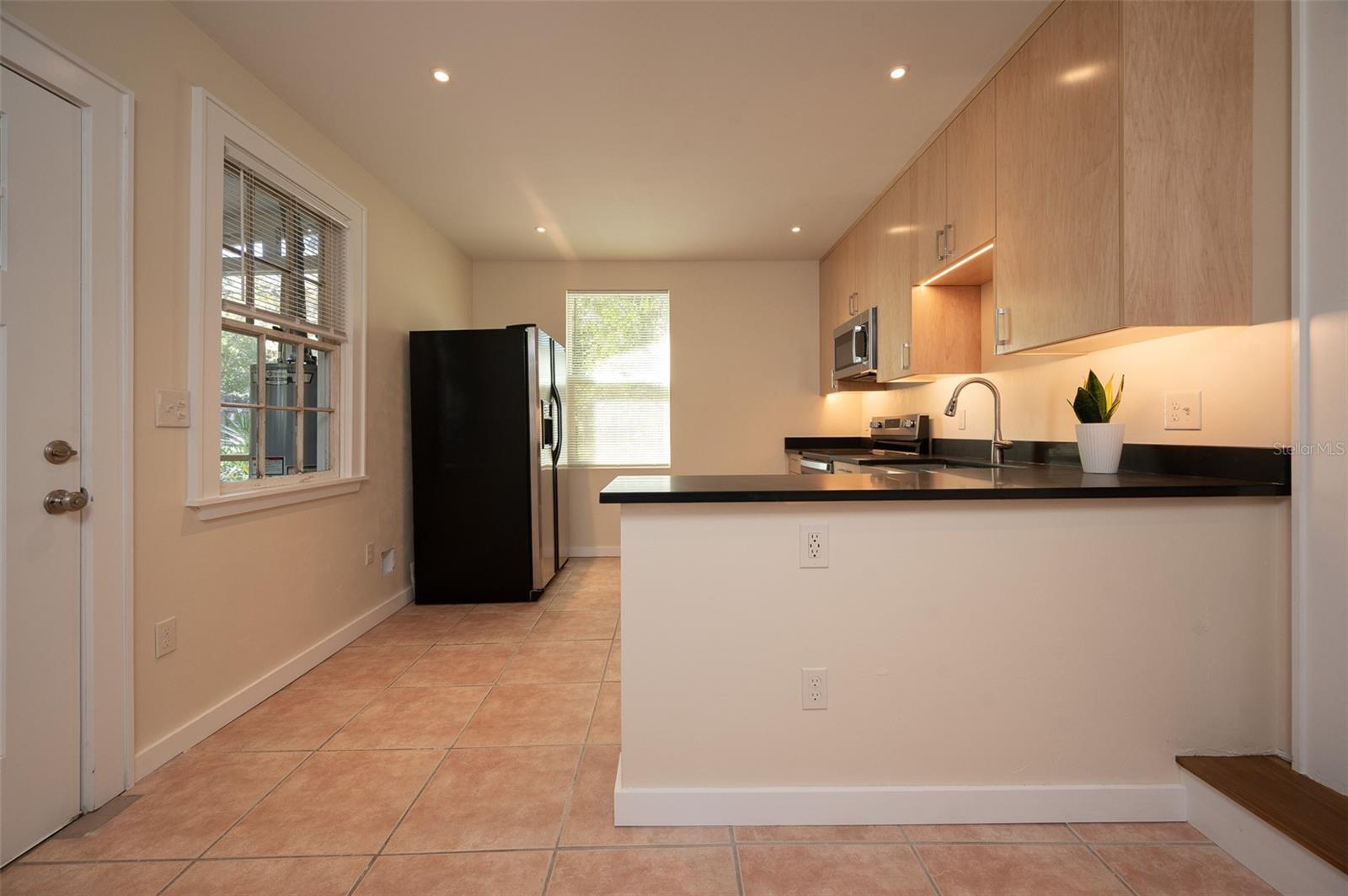 Image 7 of 16 For 318 24th Street A