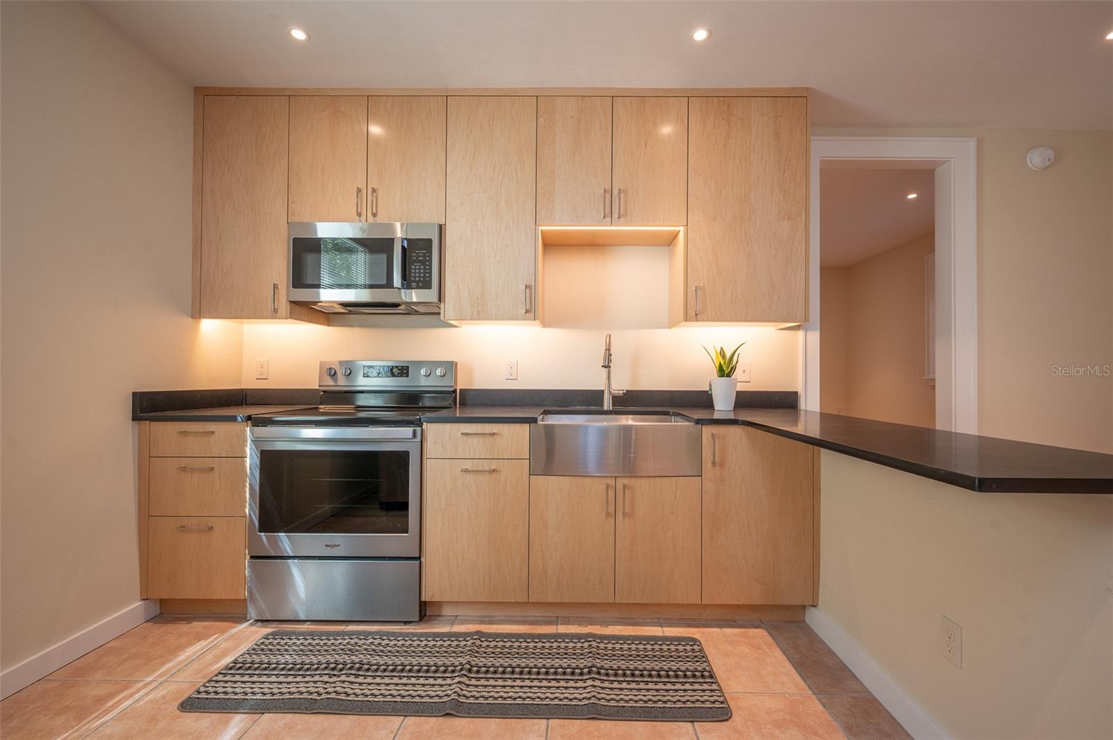 Image 9 of 16 For 318 24th Street A