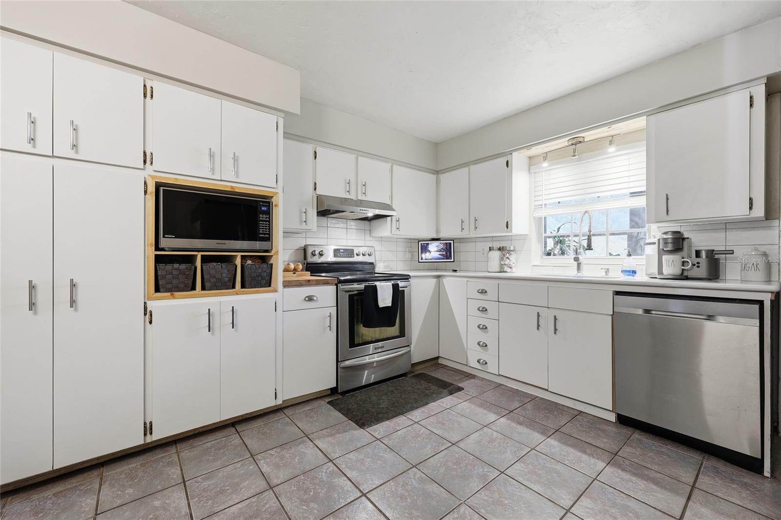 Image 10 of 32 For 917 2nd Avenue