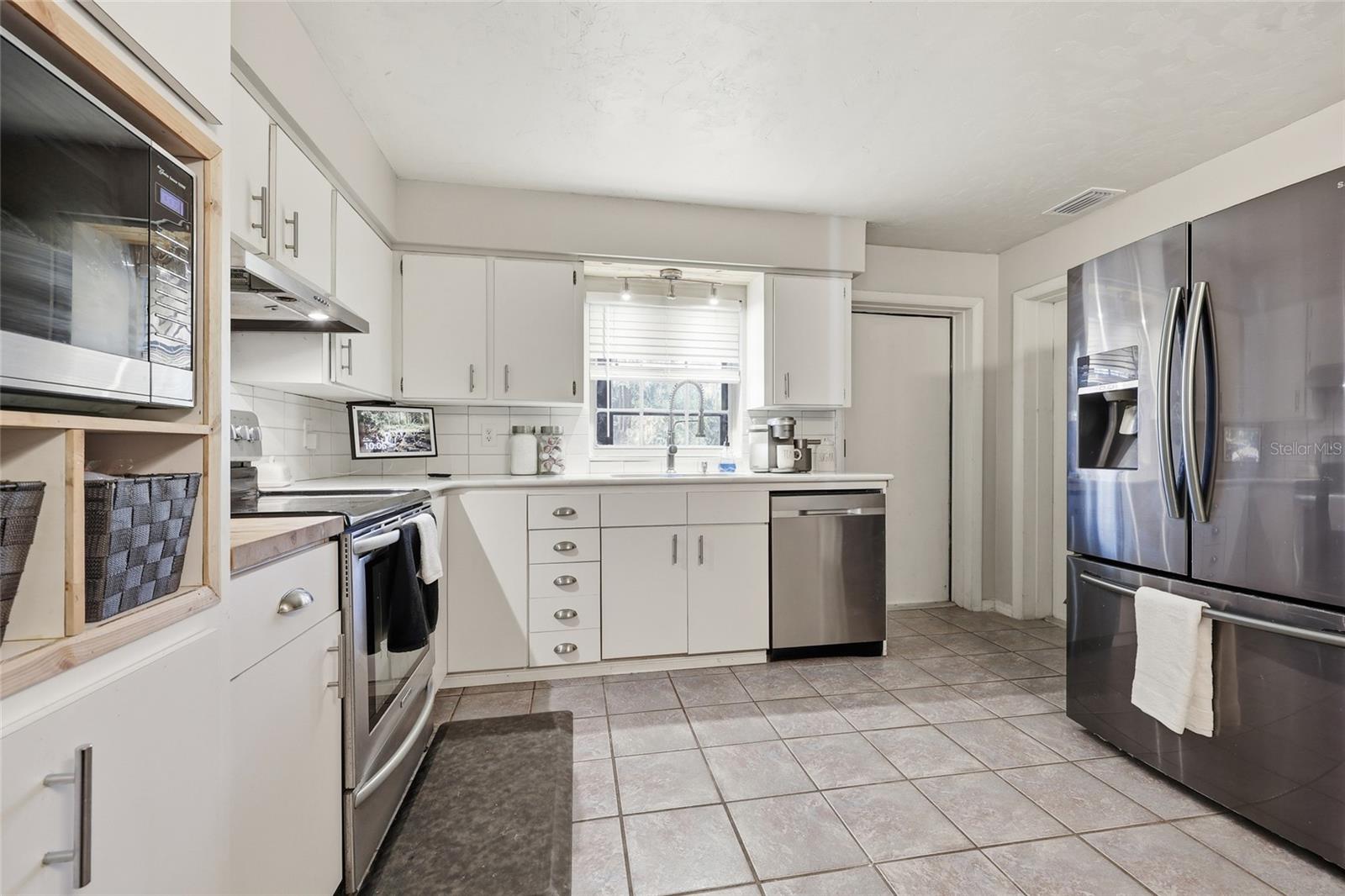 Image 11 of 32 For 917 2nd Avenue