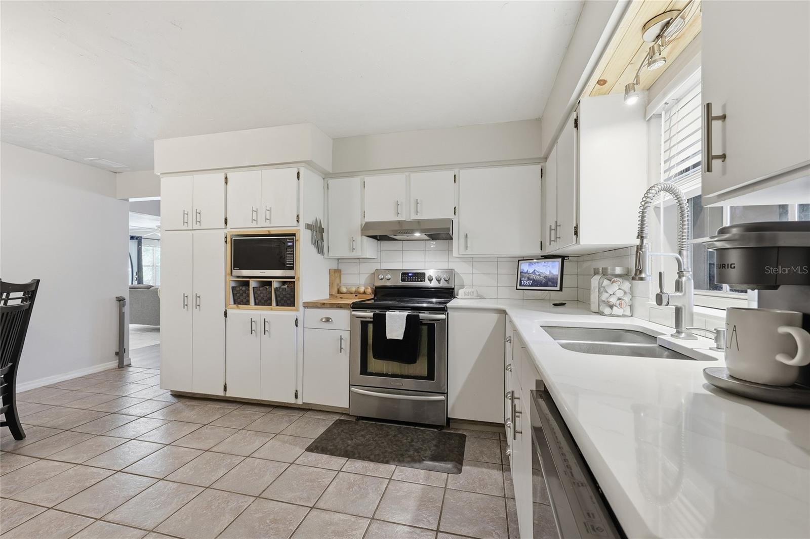 Image 12 of 32 For 917 2nd Avenue