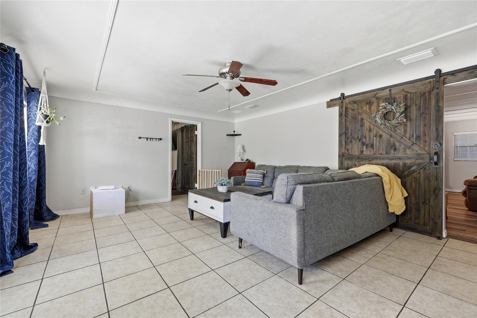 Image 14 of 32 For 917 2nd Avenue