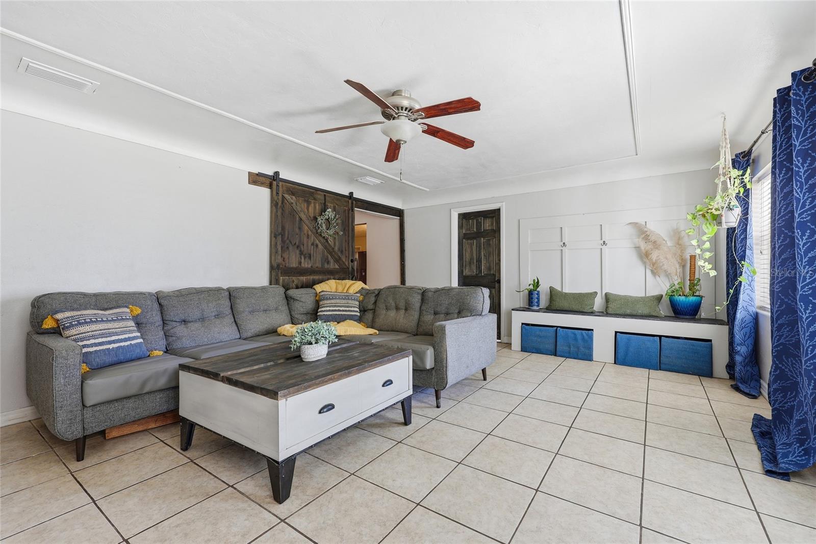 Image 15 of 32 For 917 2nd Avenue