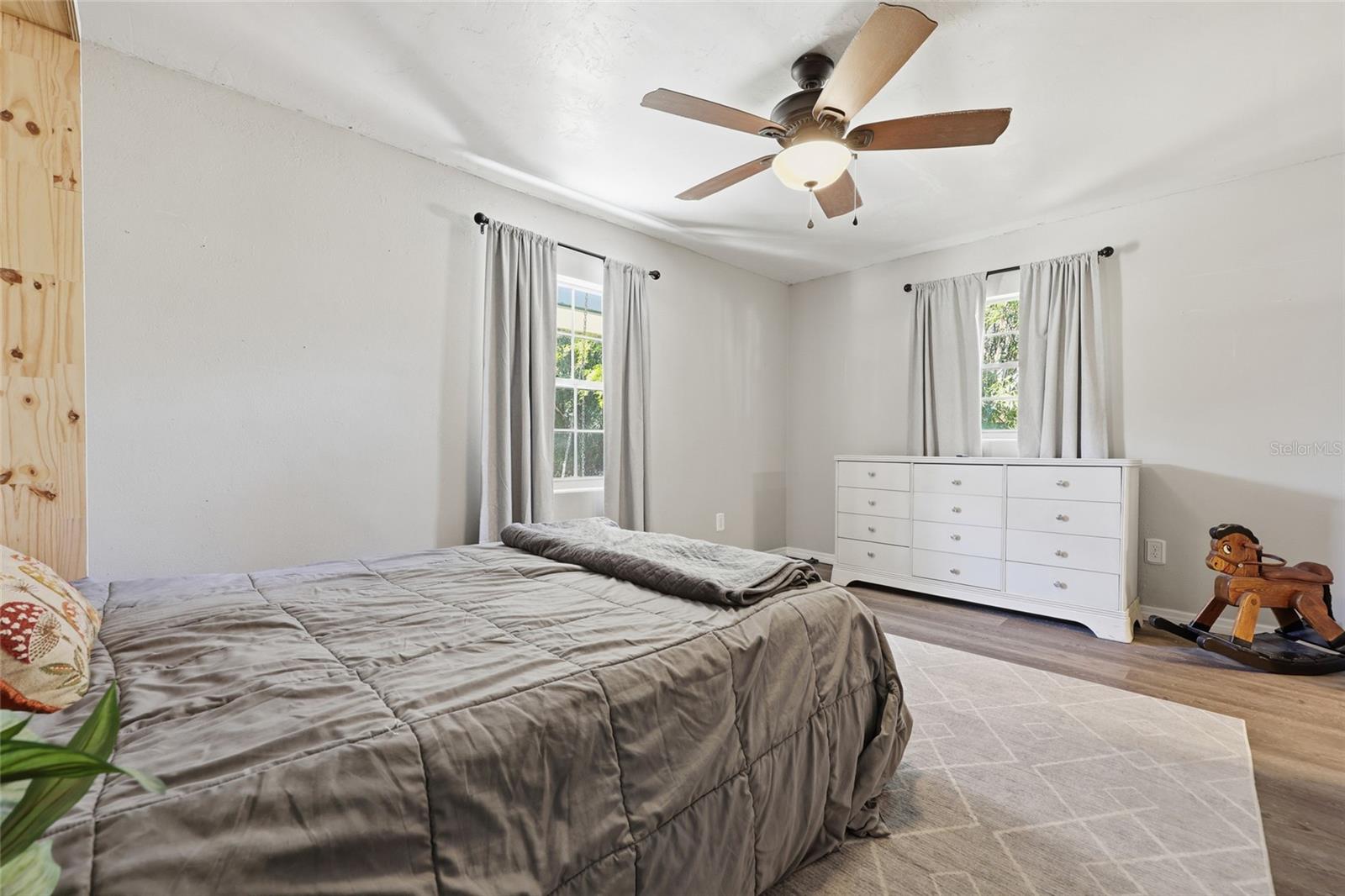 Image 16 of 32 For 917 2nd Avenue