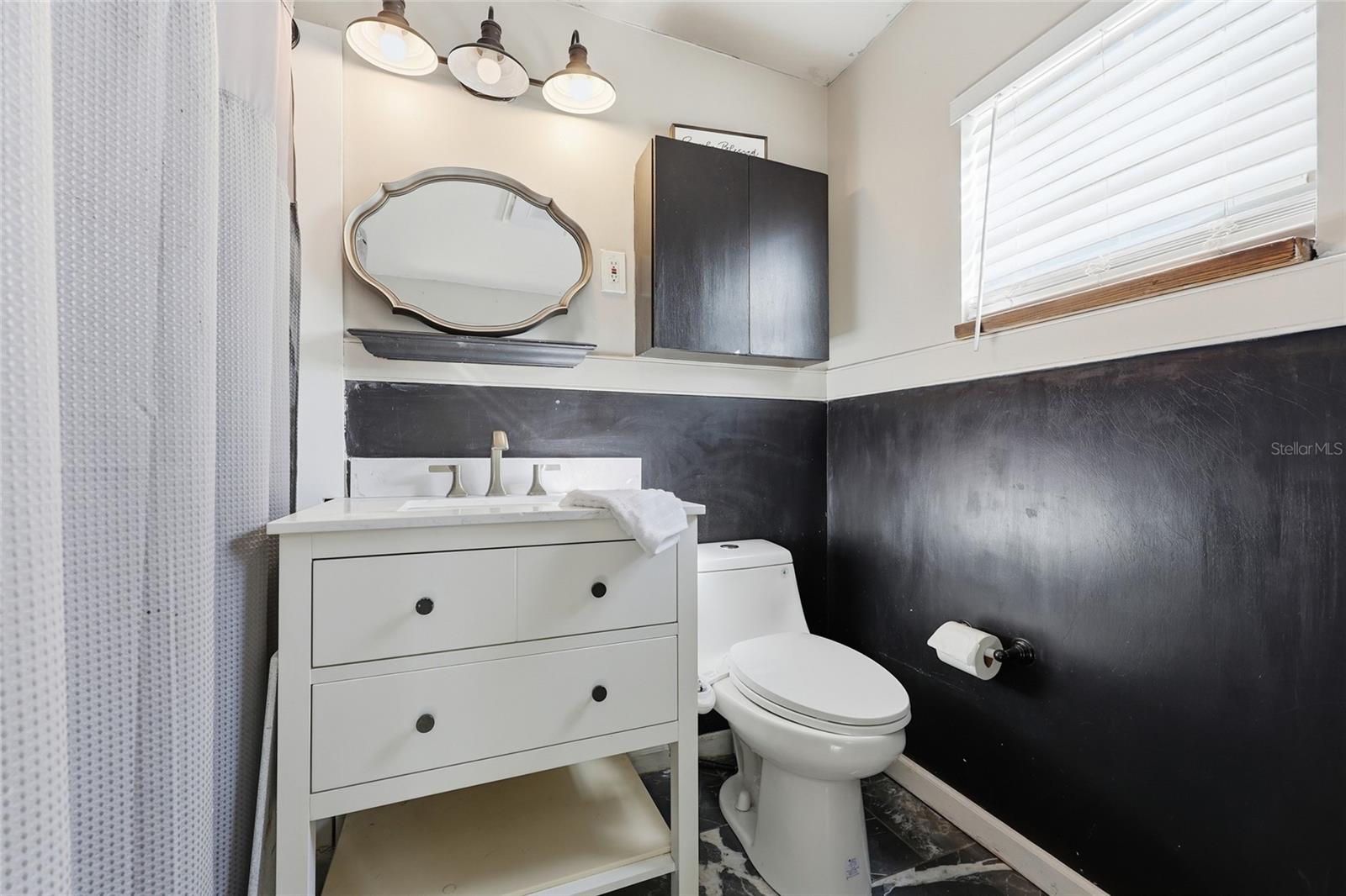 Image 21 of 32 For 917 2nd Avenue