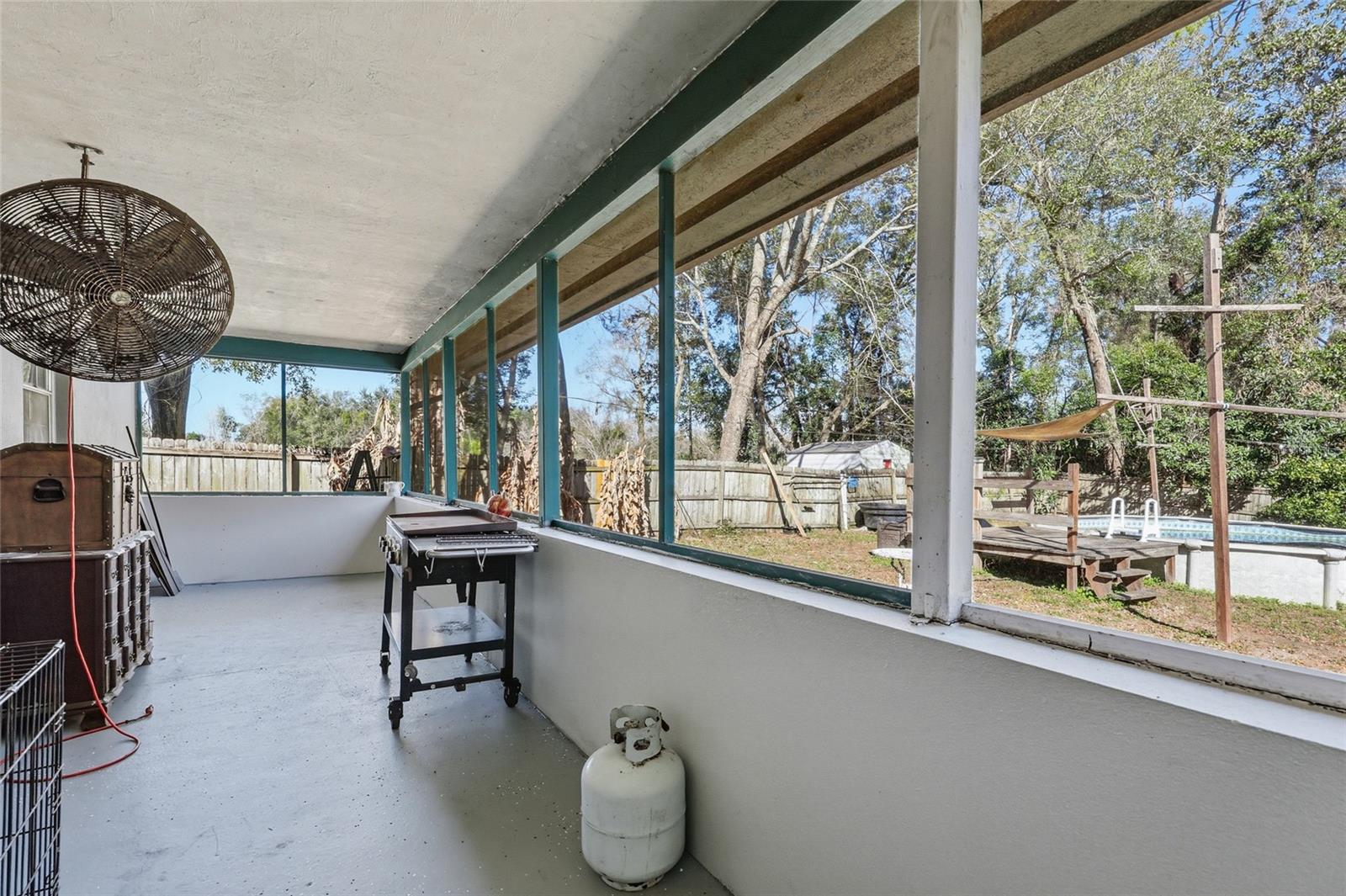 Image 26 of 32 For 917 2nd Avenue