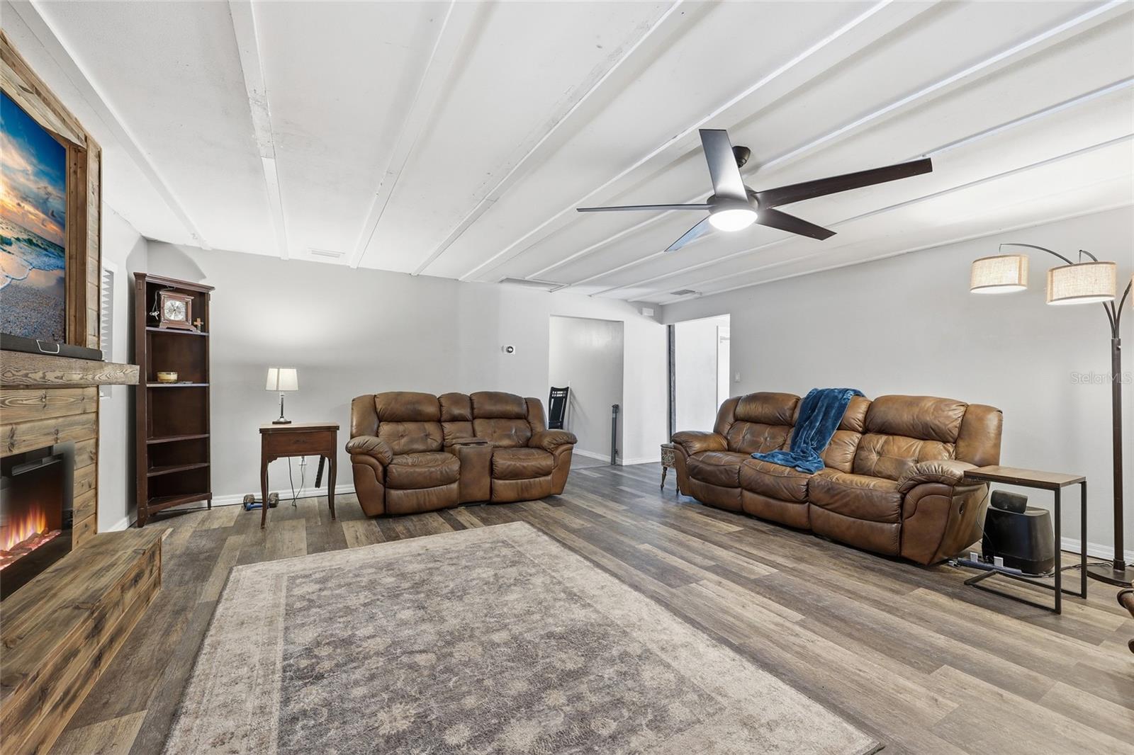 Image 8 of 32 For 917 2nd Avenue