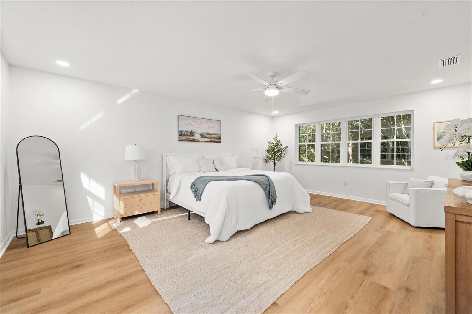 Image 21 of 56 For 3328 18th Avenue