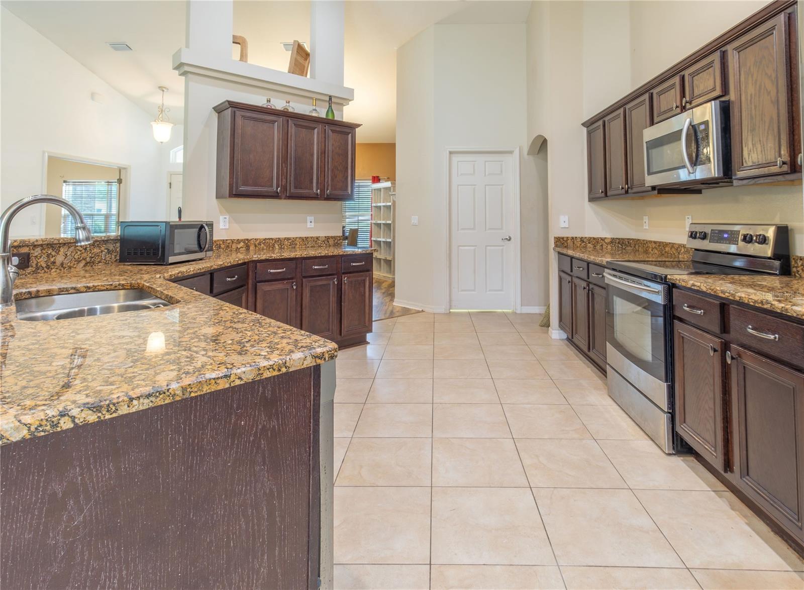 Image 20 of 37 For 10368 98th Terrace