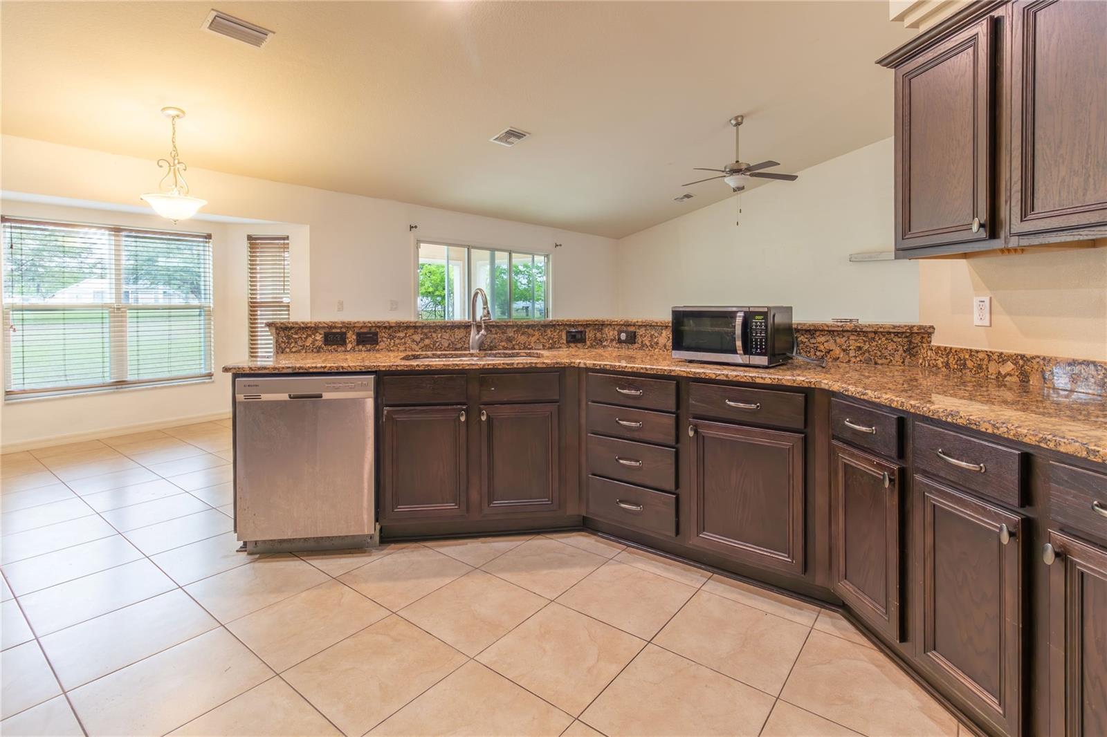 Image 22 of 37 For 10368 98th Terrace