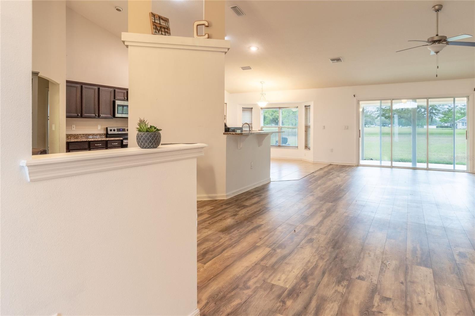 Image 6 of 37 For 10368 98th Terrace