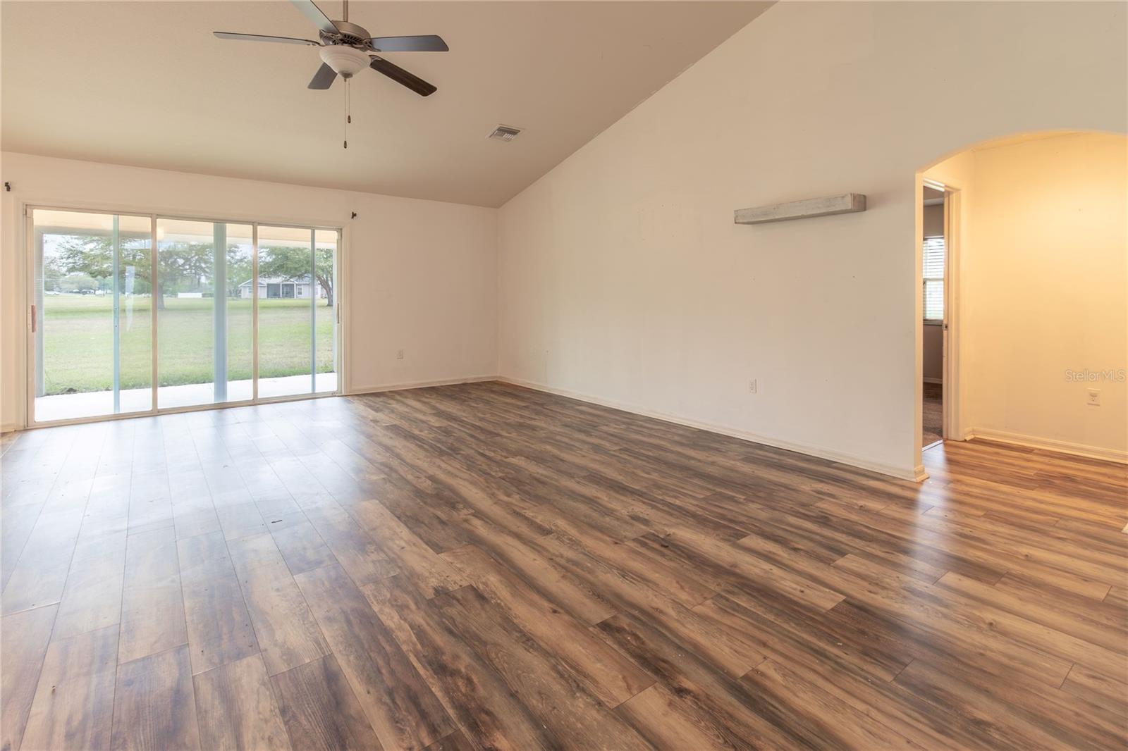 Image 7 of 37 For 10368 98th Terrace