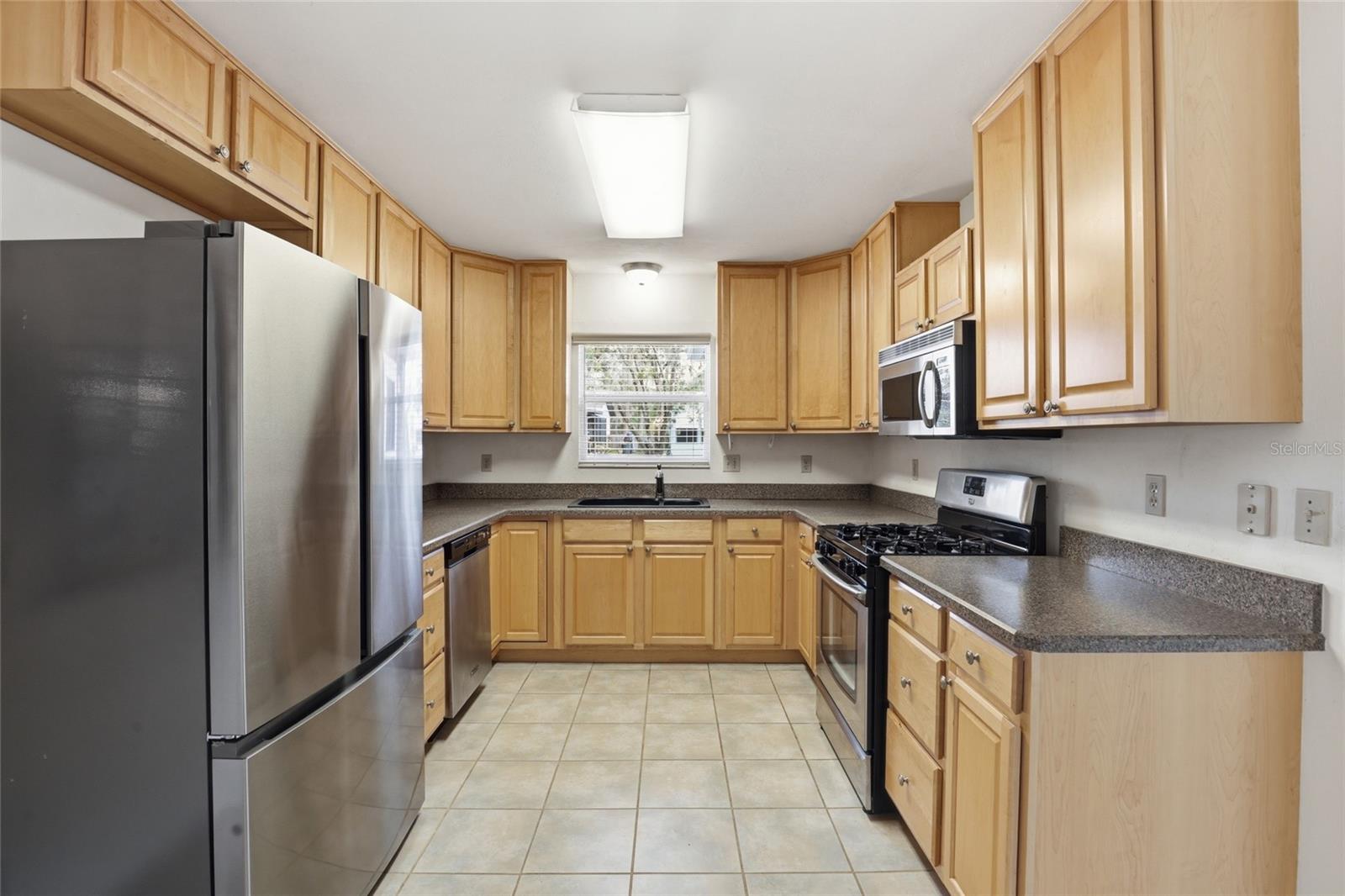 Image 12 of 39 For 8546 37th Terrace