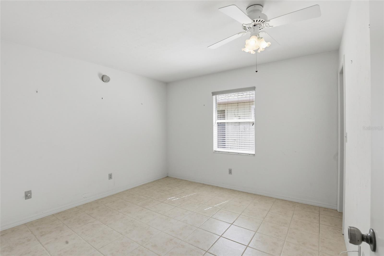 Image 20 of 39 For 8546 37th Terrace