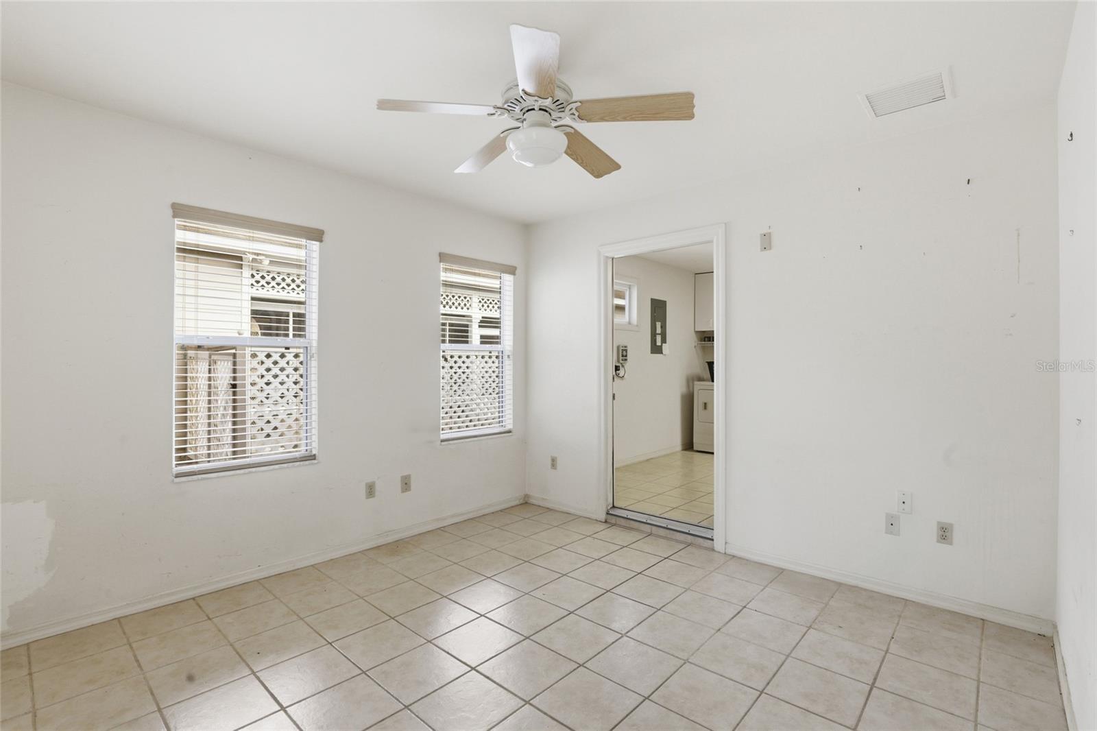 Image 22 of 39 For 8546 37th Terrace