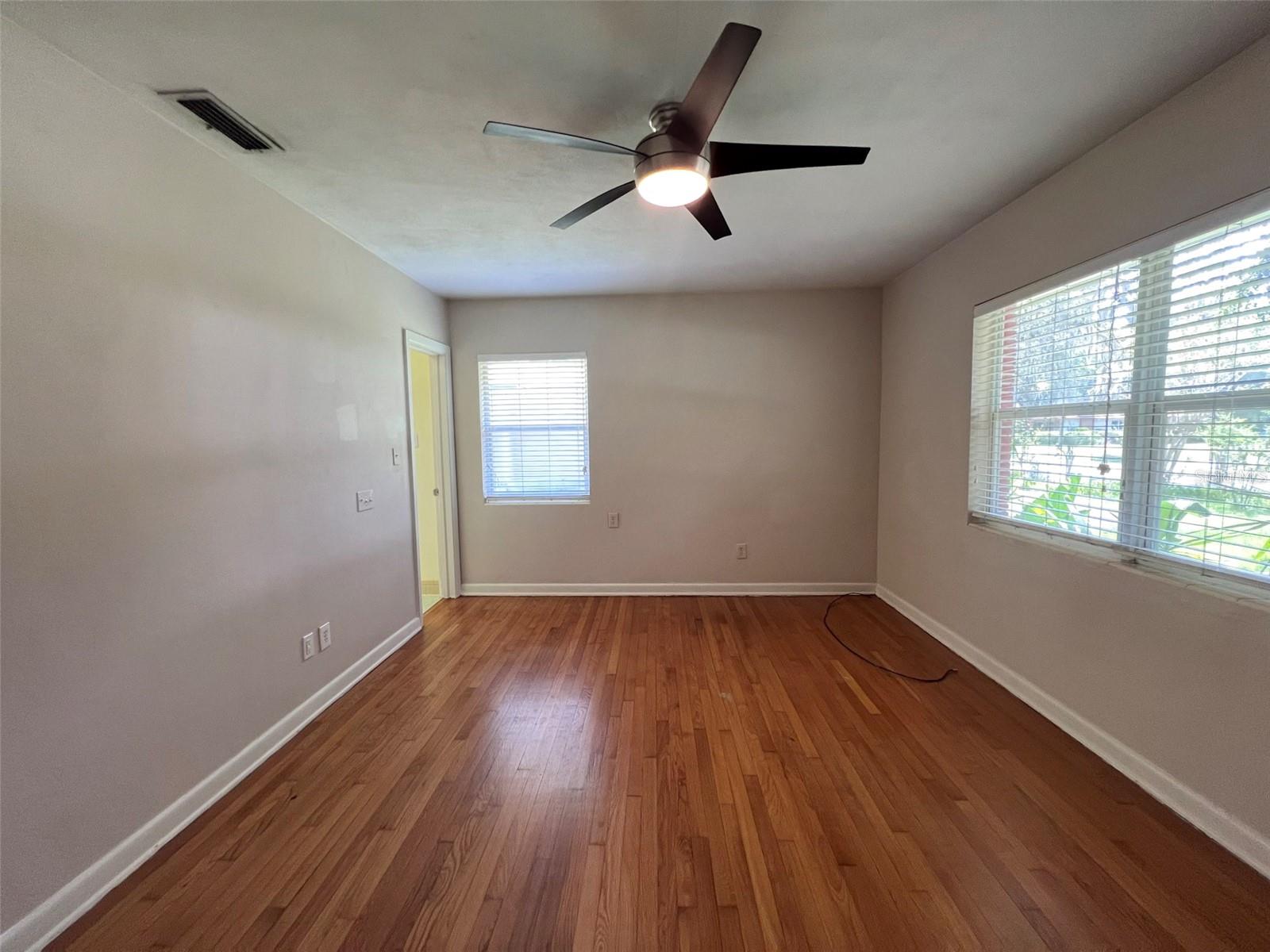 Image 18 of 31 For 1516 14th Avenue