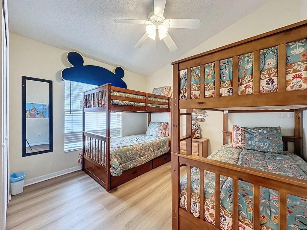 Image 16 of 23 For 2615 Summer Creek Drive