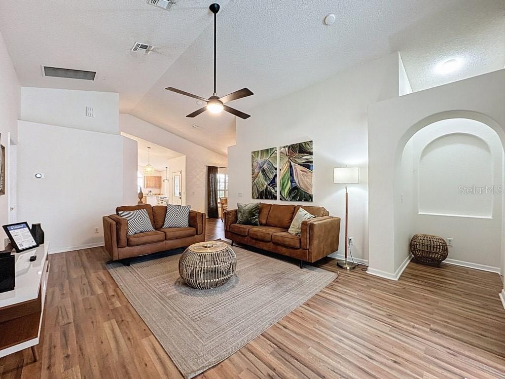 Image 6 of 23 For 2615 Summer Creek Drive