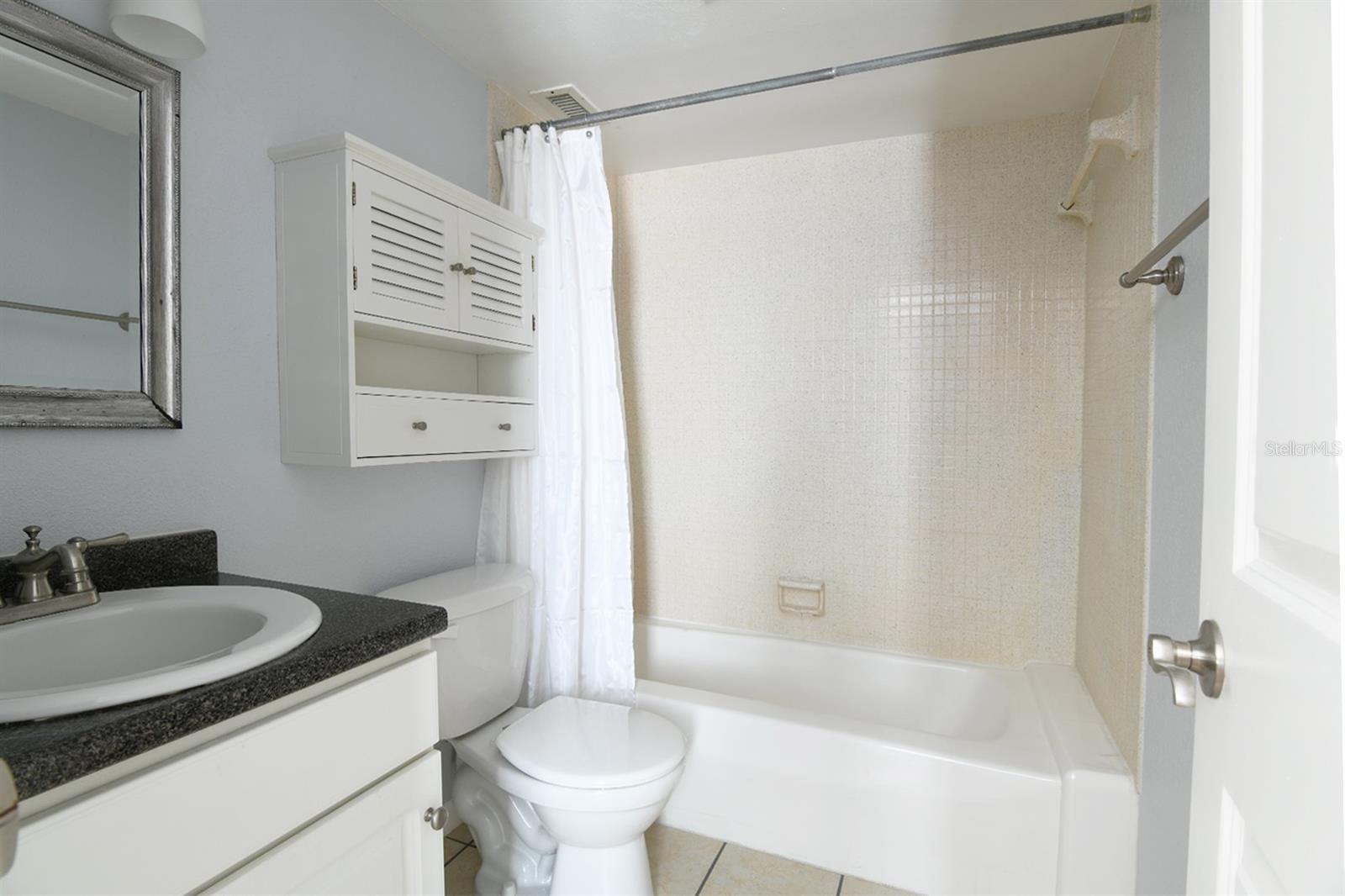 Image 11 of 21 For 507 39th Road 215