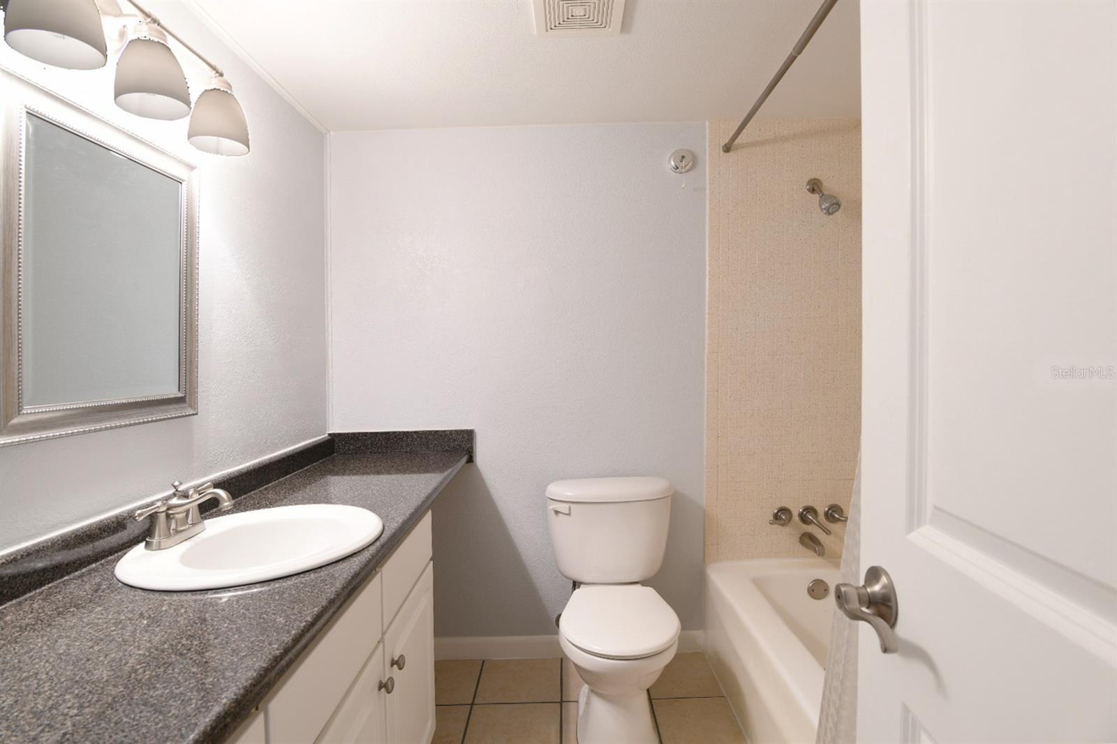 Image 14 of 21 For 507 39th Road 215