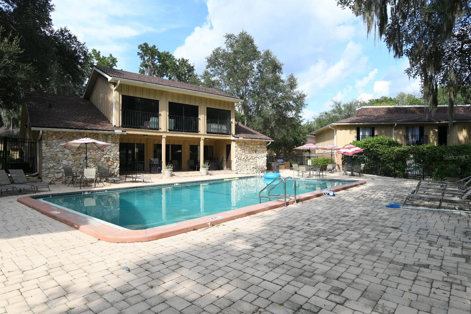 Image 15 of 21 For 507 39th Road 215