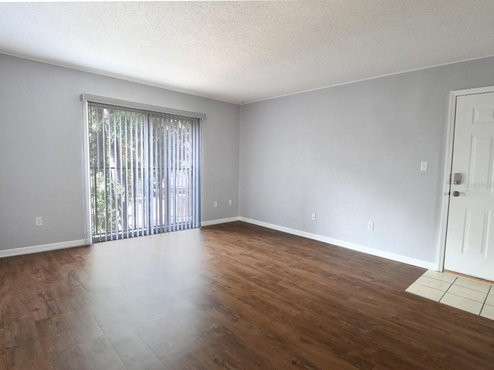 Image 3 of 21 For 507 39th Road 215