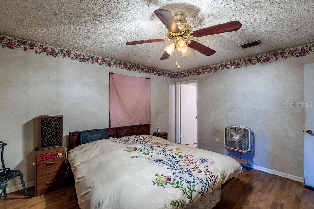 Image 17 of 39 For 16064 County Road 235