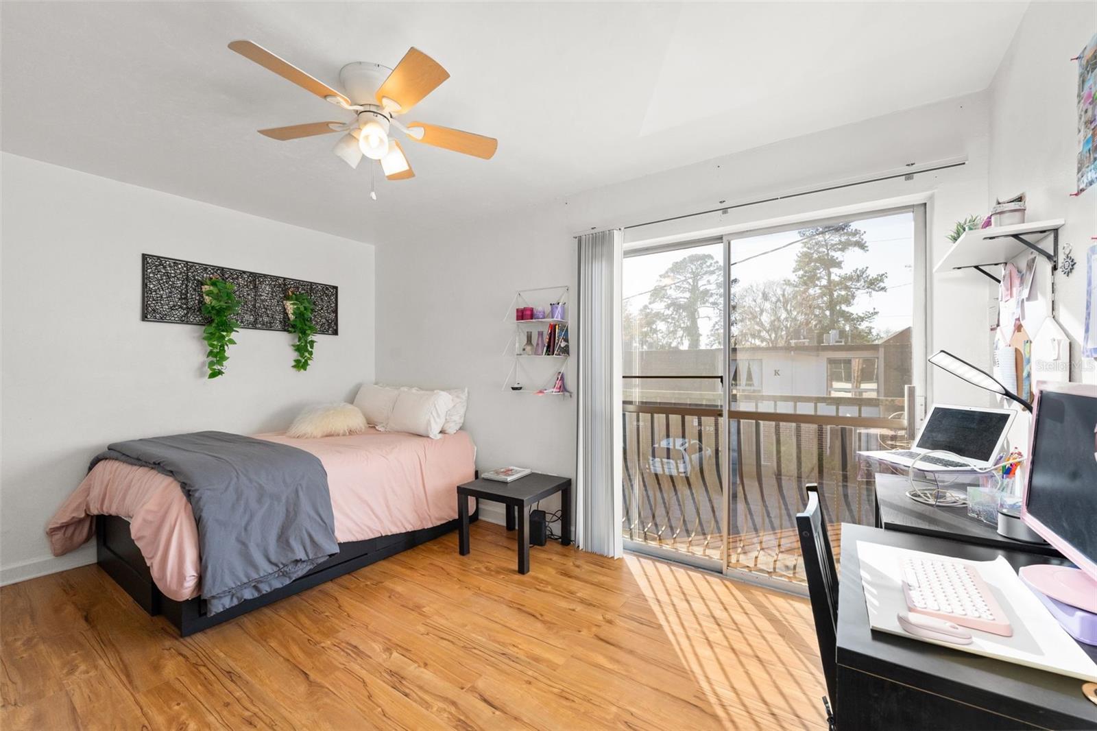 Image 10 of 22 For 1700 16th Court D30