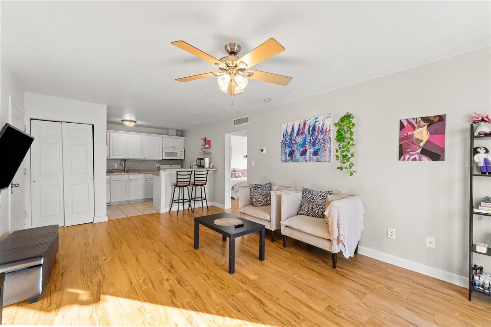 Image 4 of 22 For 1700 16th Court D30