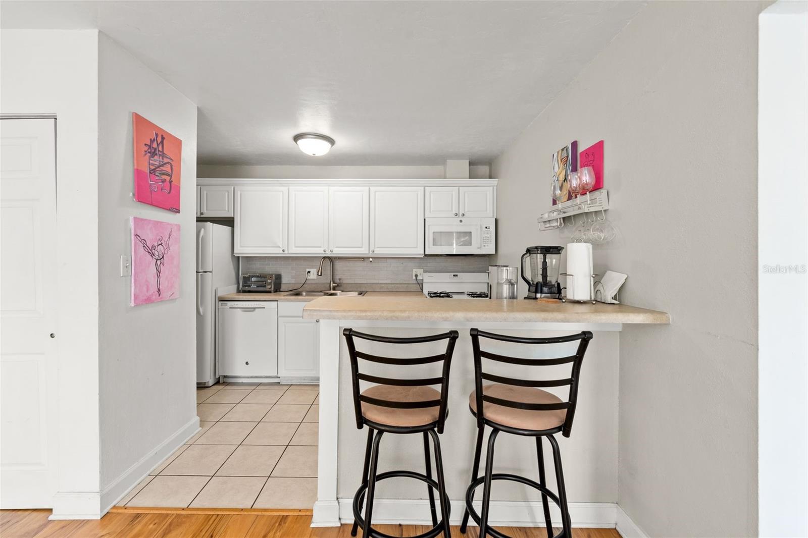 Image 6 of 22 For 1700 16th Court D30