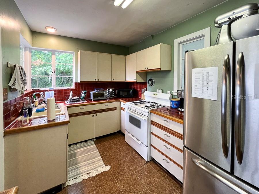 Image 6 of 18 For 929 22nd Street