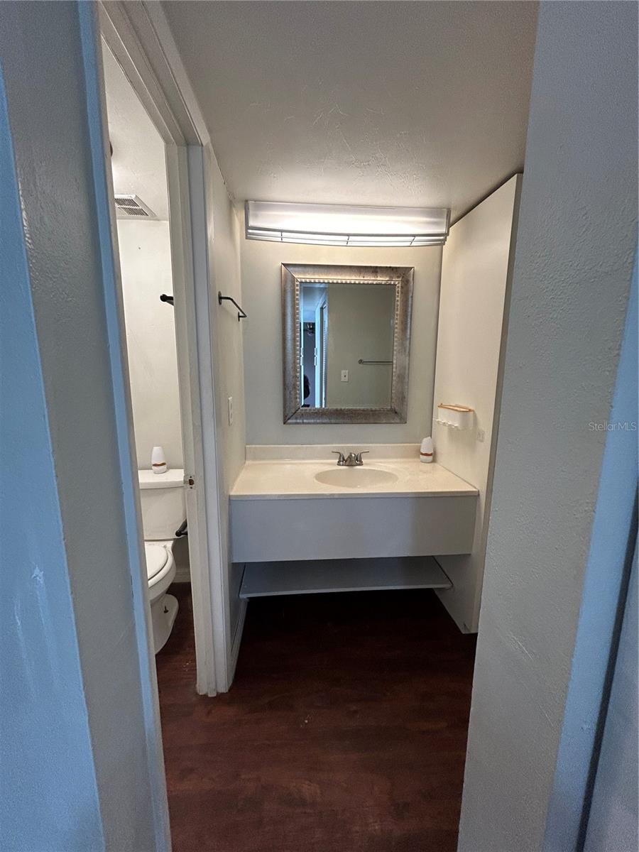 Image 2 of 14 For 2811 Archer Road X203