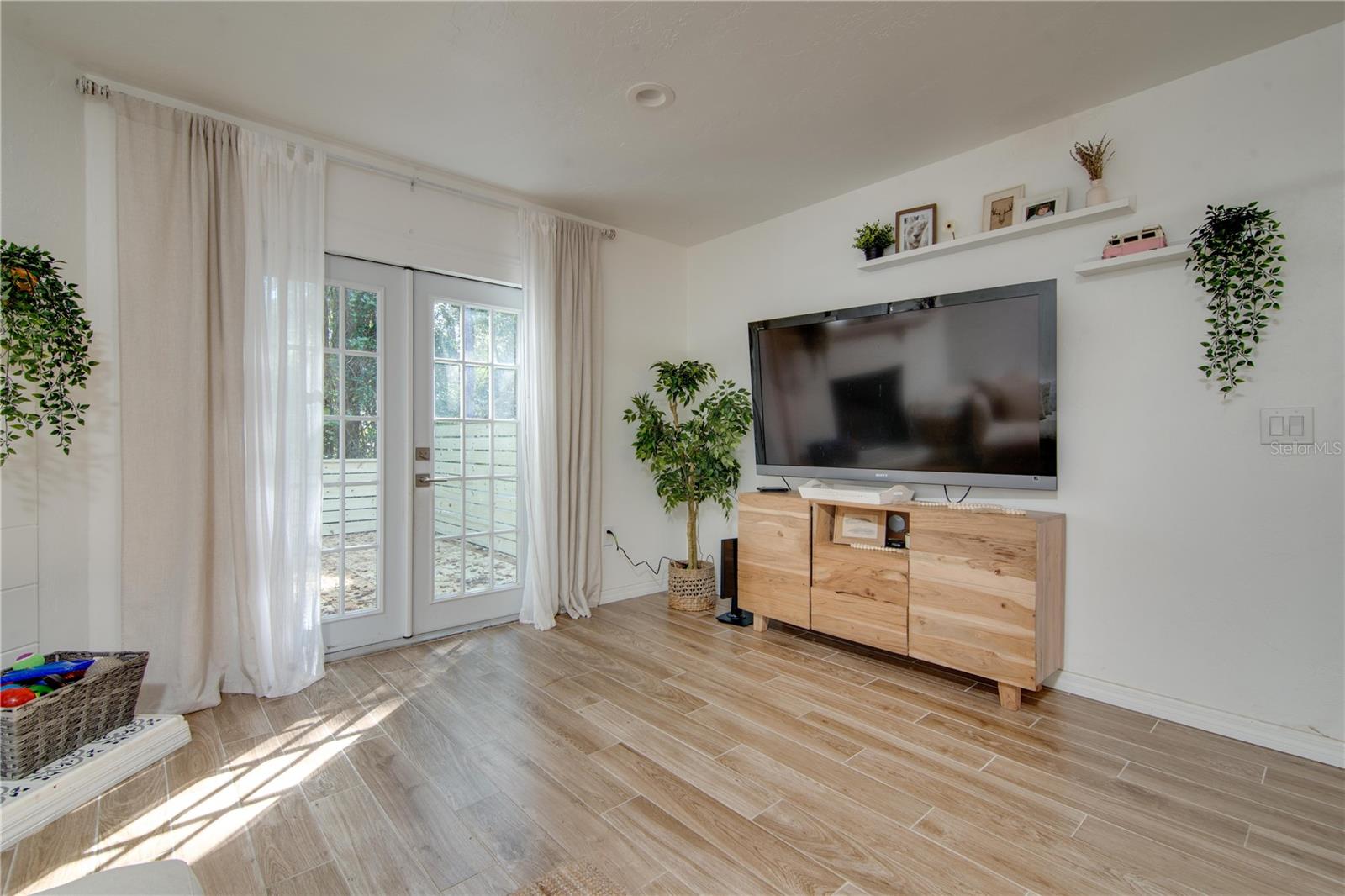 Image 19 of 33 For 5215 92nd Court