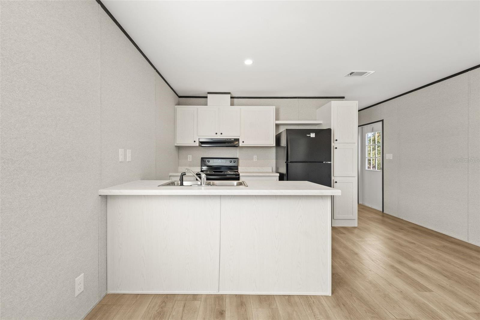 Image 8 of 23 For 5370 108th Terrace