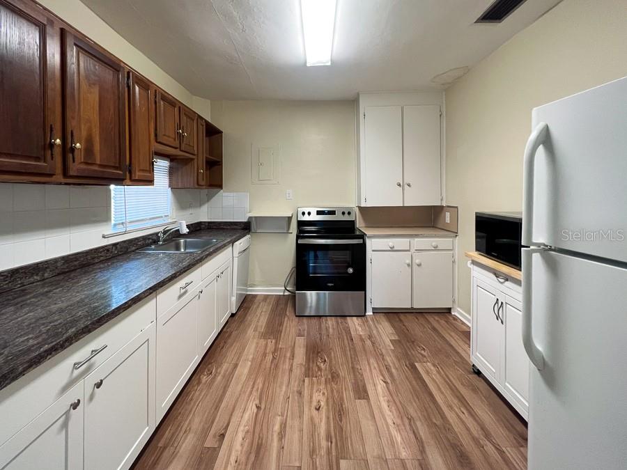 Image 6 of 33 For 2734 3rd Place