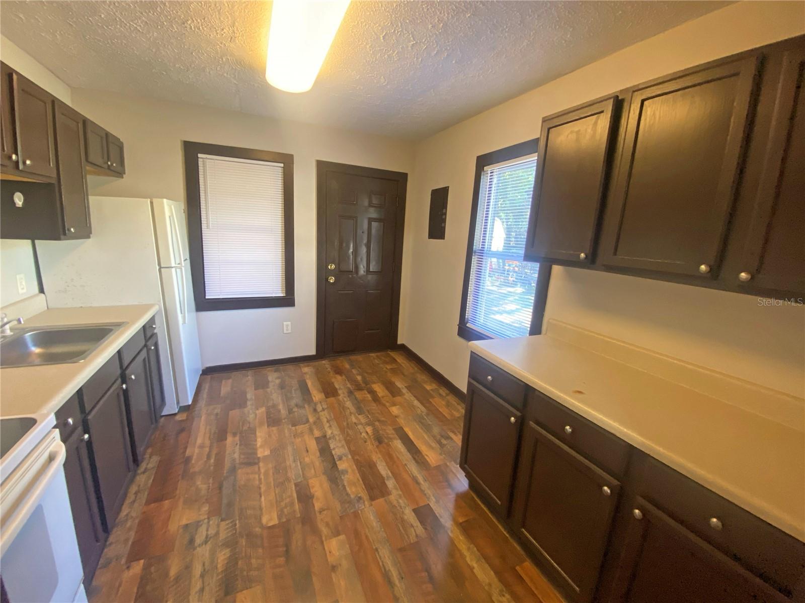 Image 13 of 20 For 401 Cherry Street