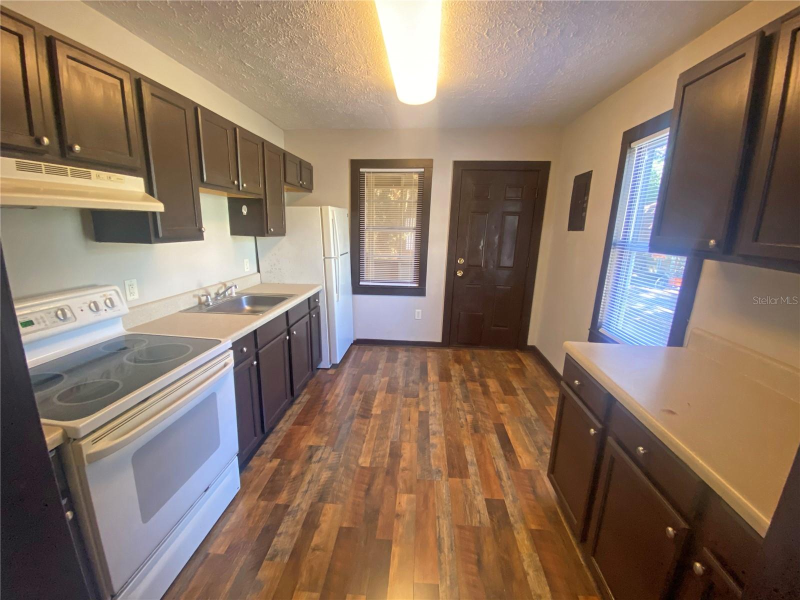 Image 4 of 20 For 401 Cherry Street