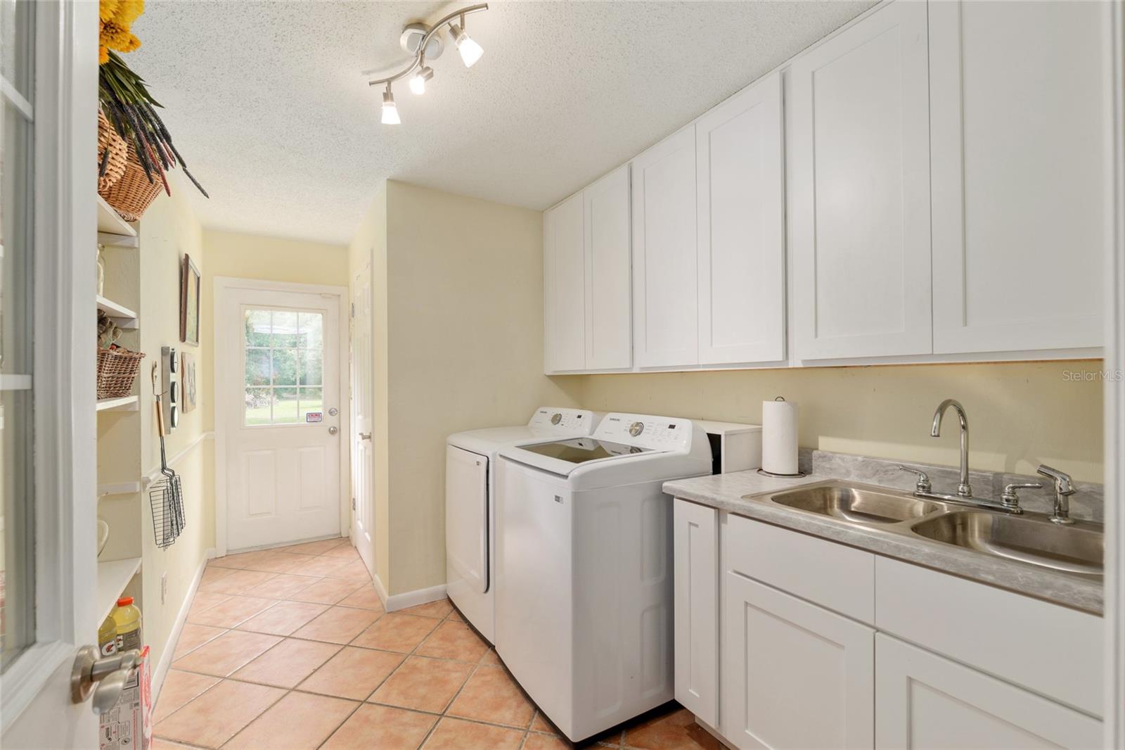 Image 26 of 42 For 12832 14th Avenue