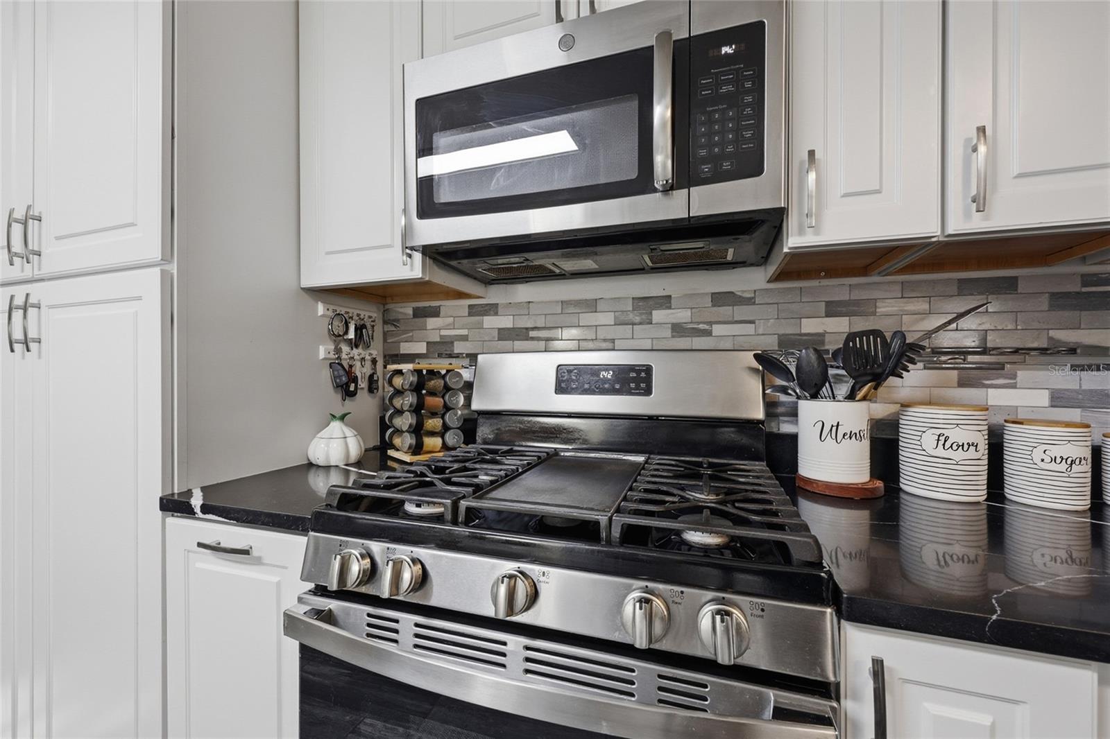 Image 16 of 48 For 123 Walt Lane