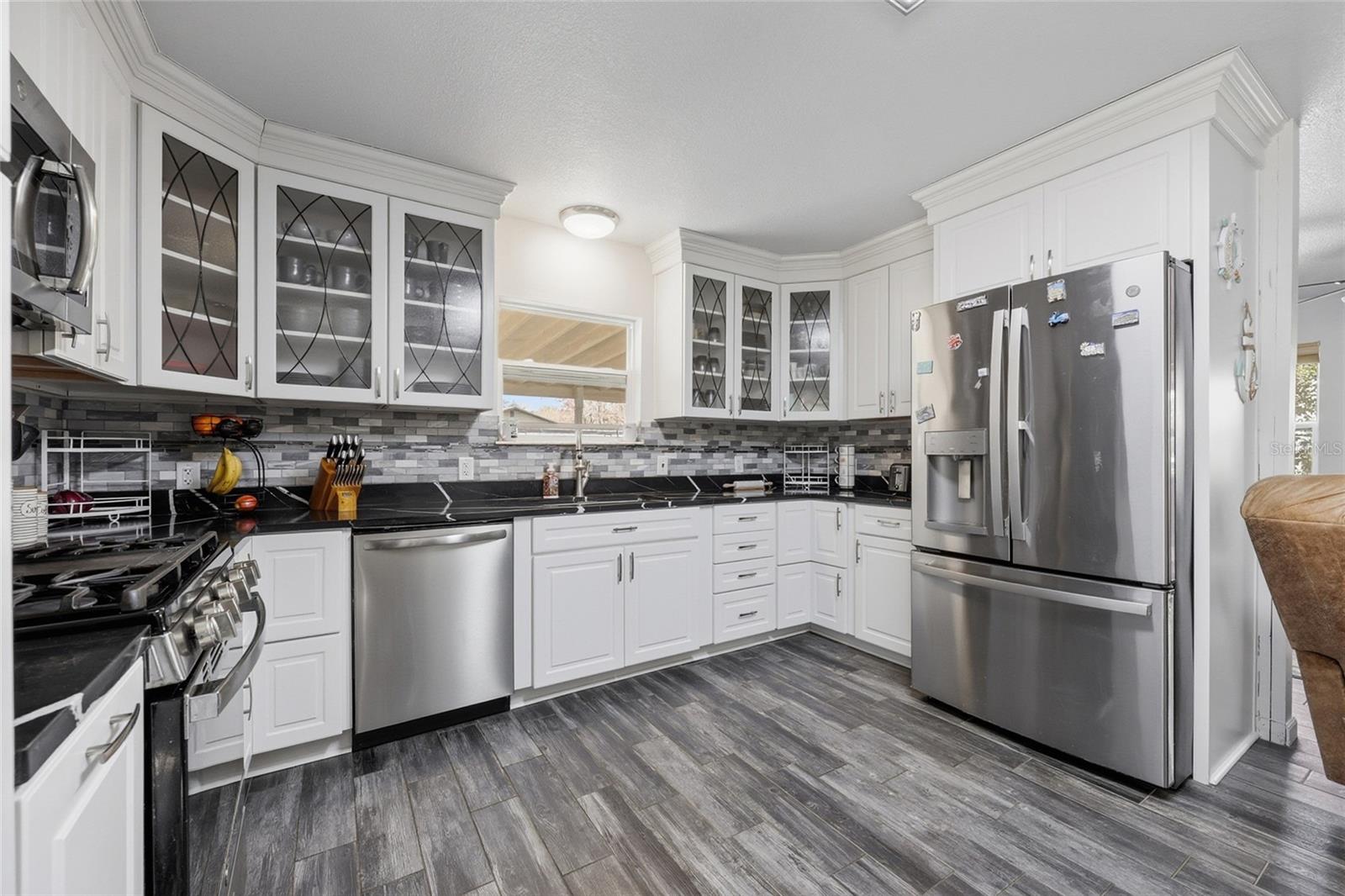 Image 17 of 48 For 123 Walt Lane